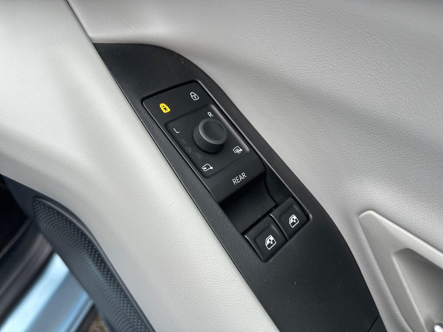 Used Ford Explorer 2024 for sale - 77639272: Photo 21