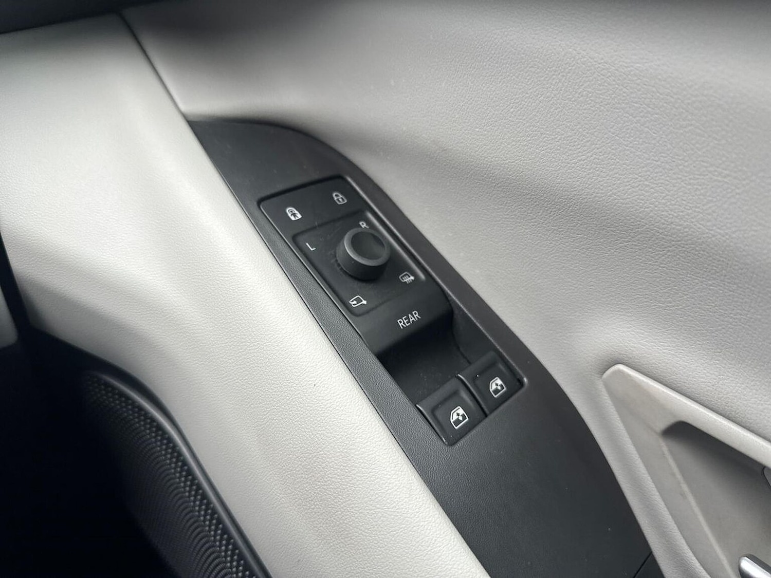 Used Ford Explorer 2024 for sale - 77775138: Photo 21