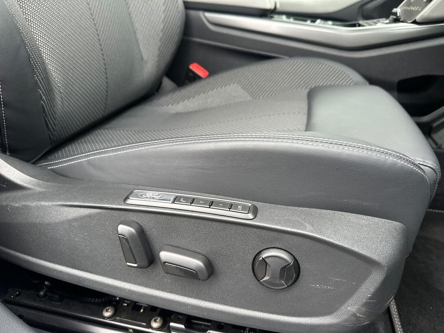 Used Ford Explorer 2024 for sale - 77775138: Photo 30