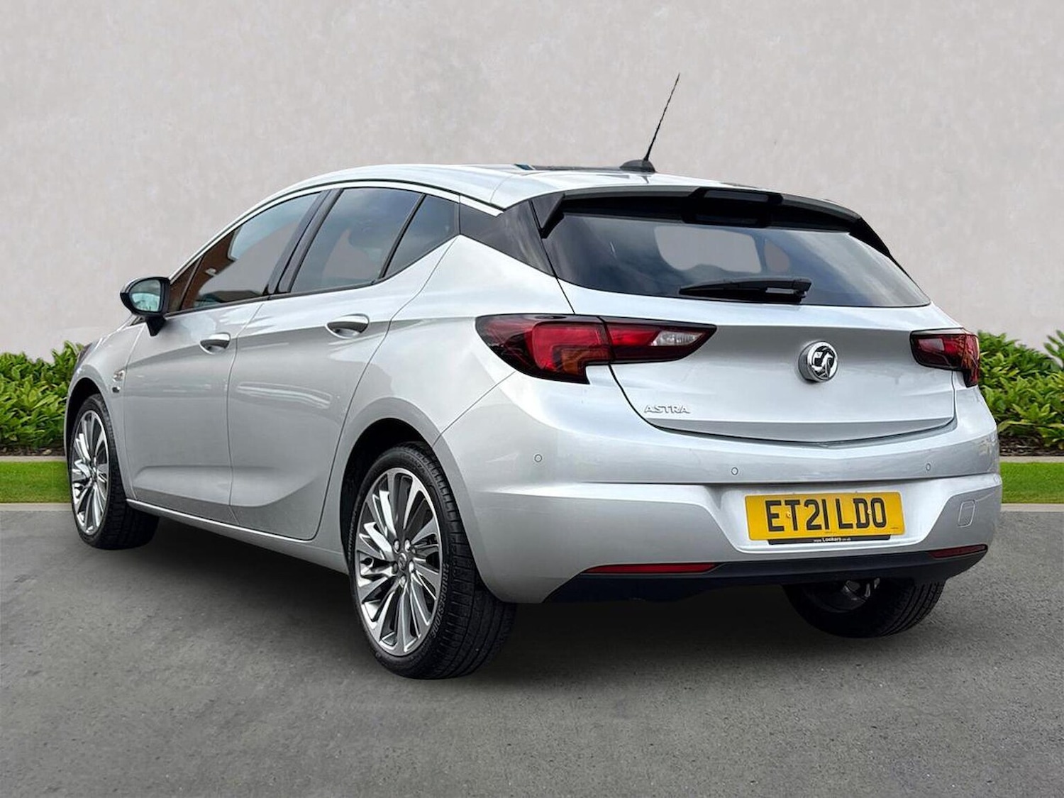 Used Vauxhall Astra 2021 for sale - 77555309: Photo 2