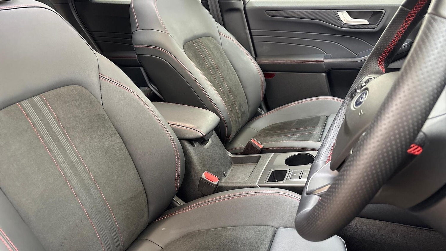 Used Ford Kuga 2025 for sale - 76918936: Photo 15