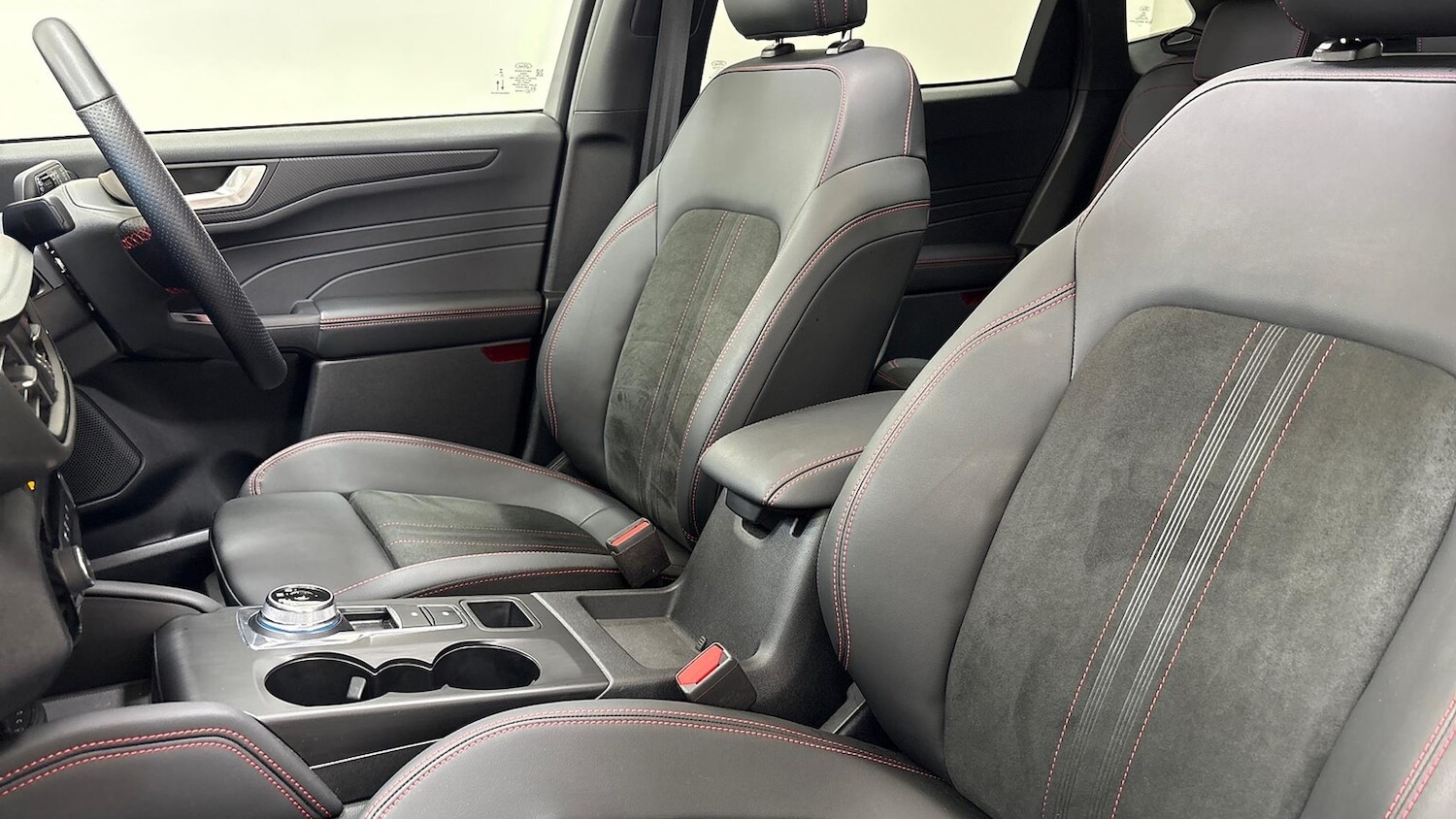 Used Ford Kuga 2025 for sale - 76918936: Photo 16