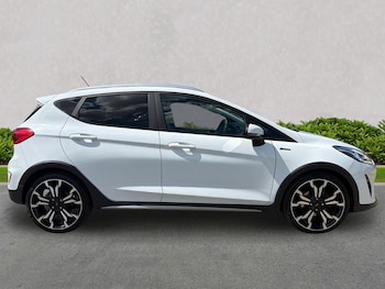 Used Ford Fiesta 2018 for sale - 79393010: Photo