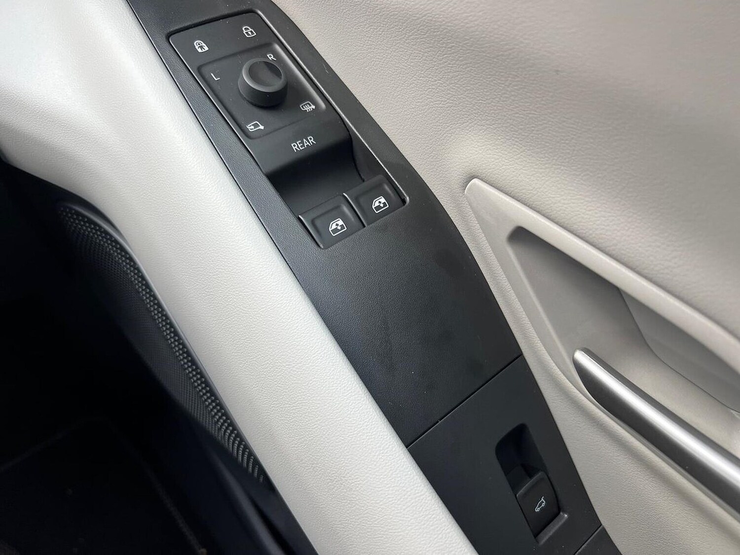 Used Ford Explorer 2024 for sale - 75437319: Photo 21