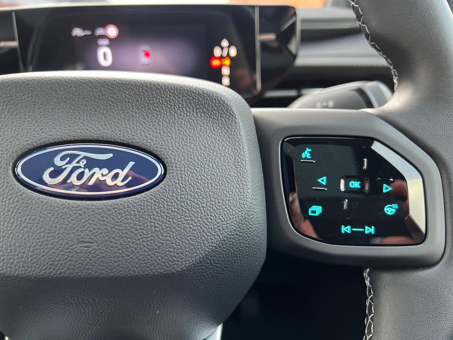 Used Ford Explorer 2024 for sale - 75437319: Photo 27