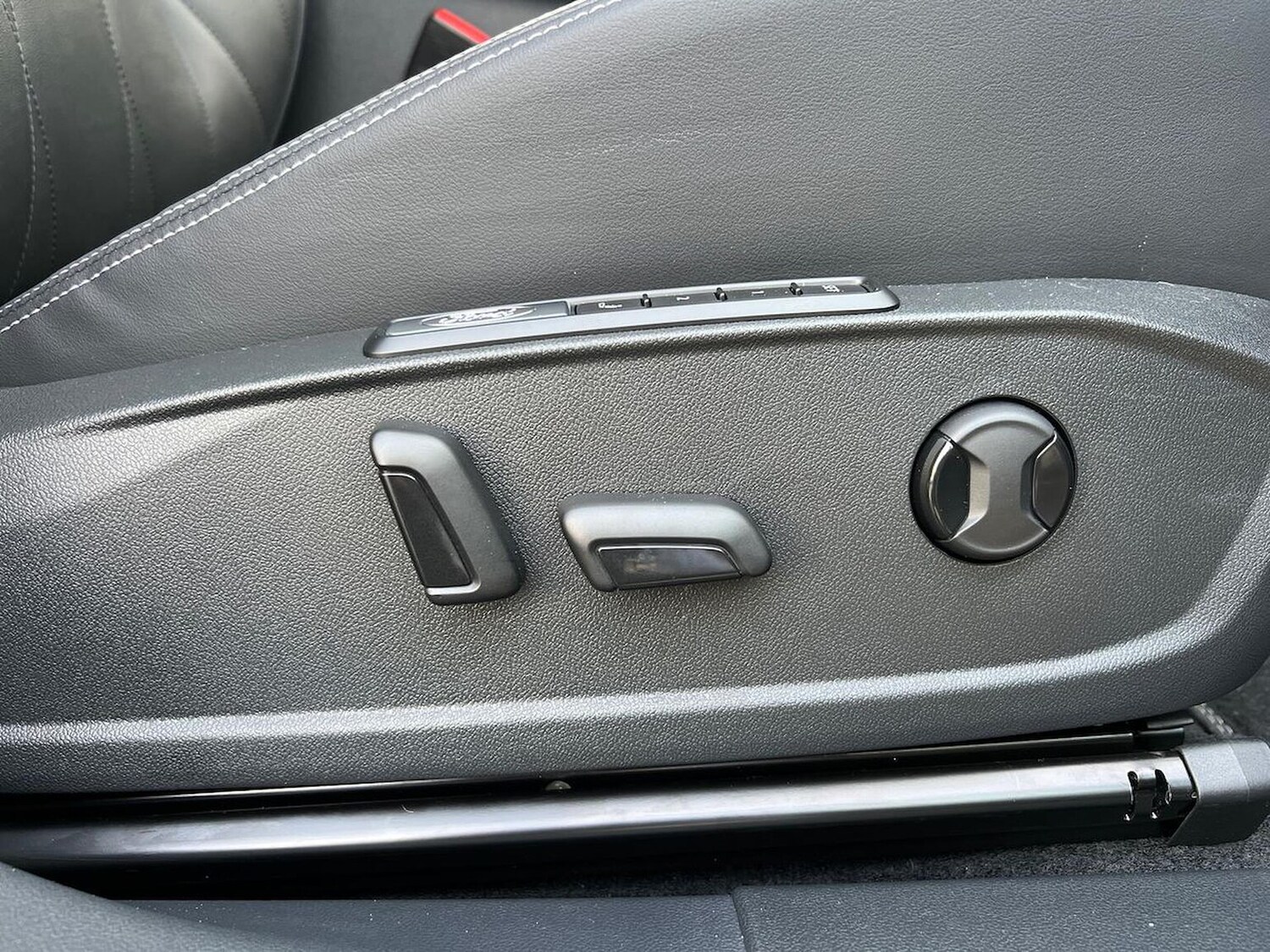 Used Ford Explorer 2024 for sale - 75437319: Photo 30