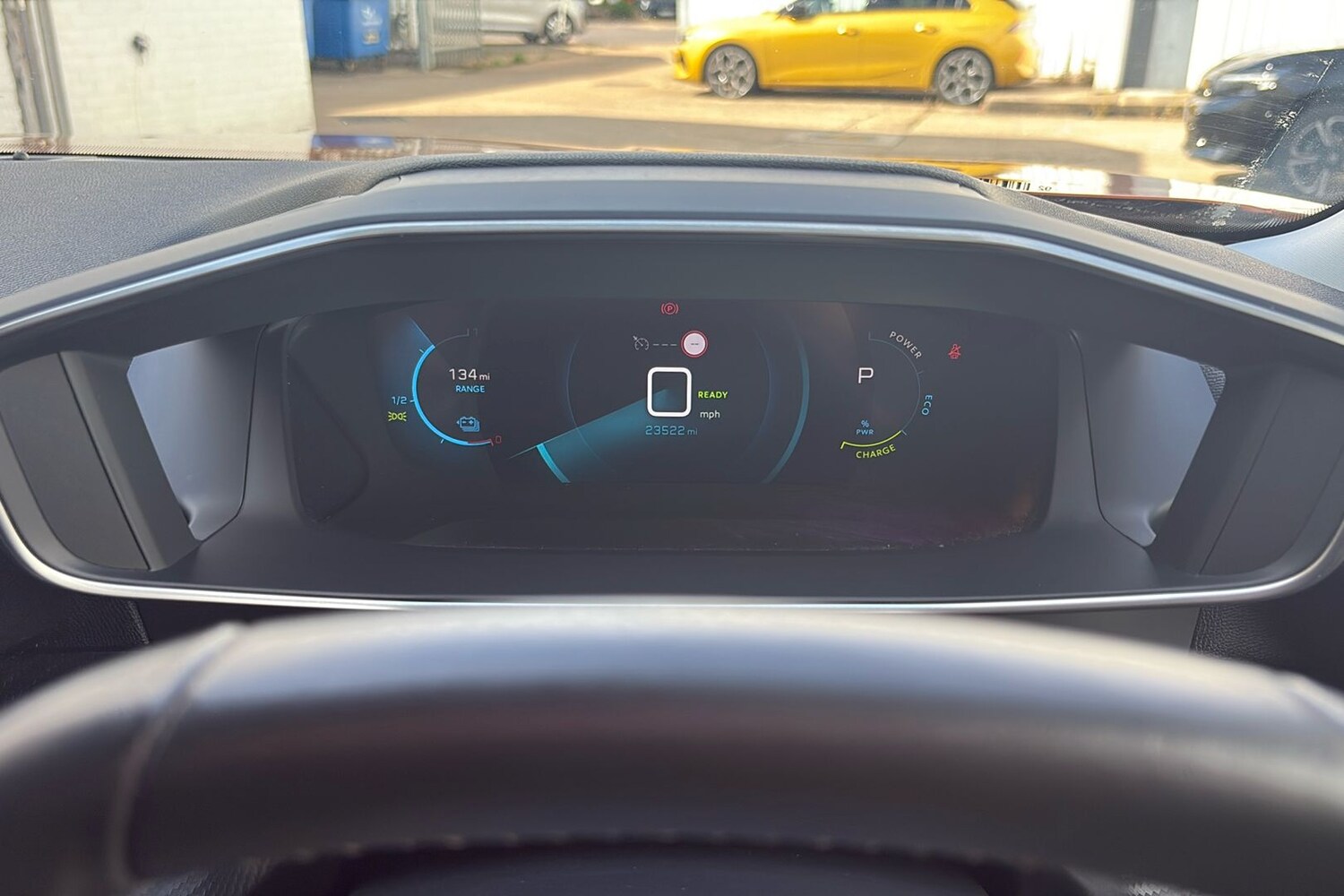 Used Peugeot E-2008 2022 for sale - 76036458: Photo 19