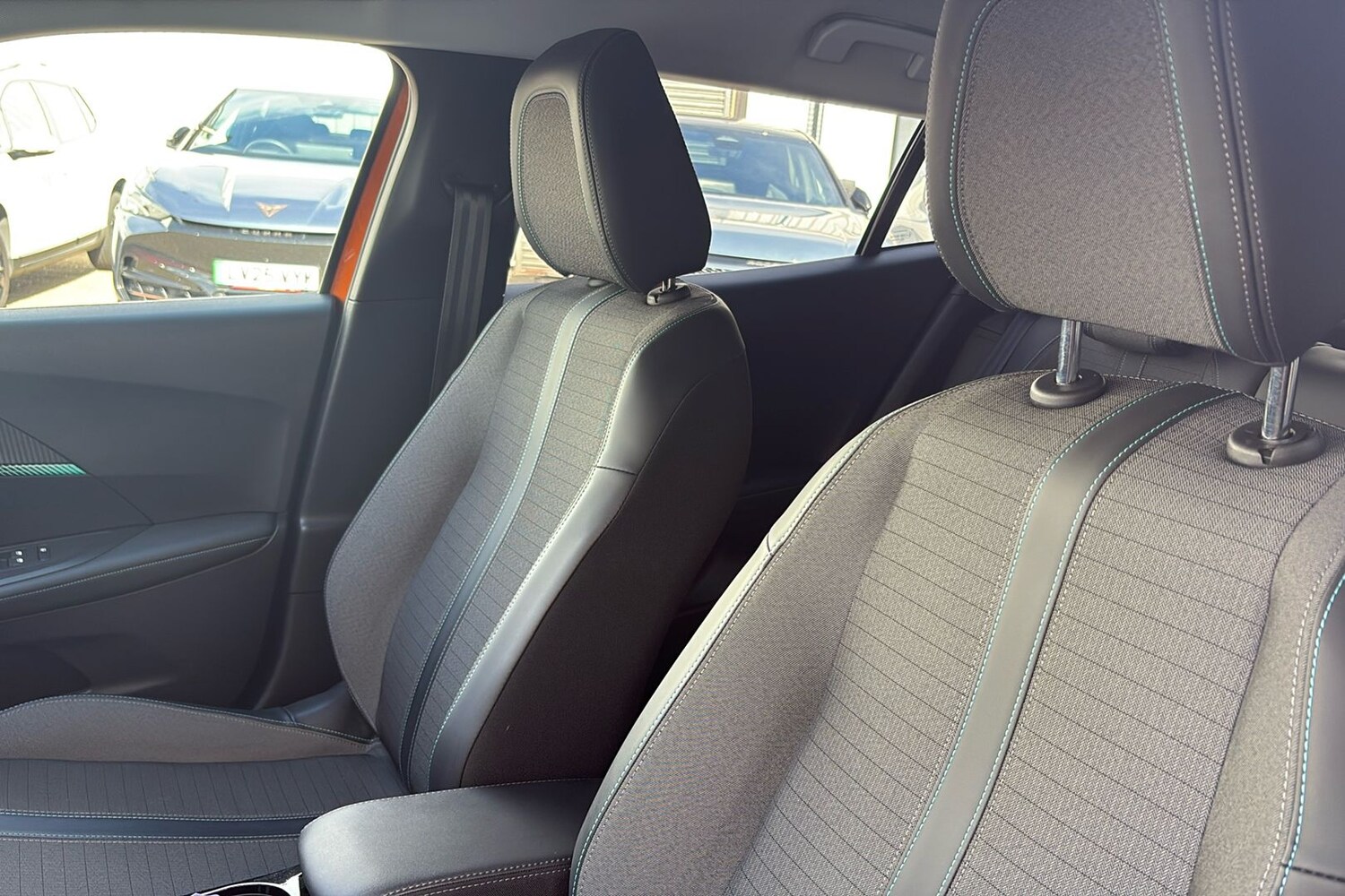 Used Peugeot E-2008 2022 for sale - 76036458: Photo 30