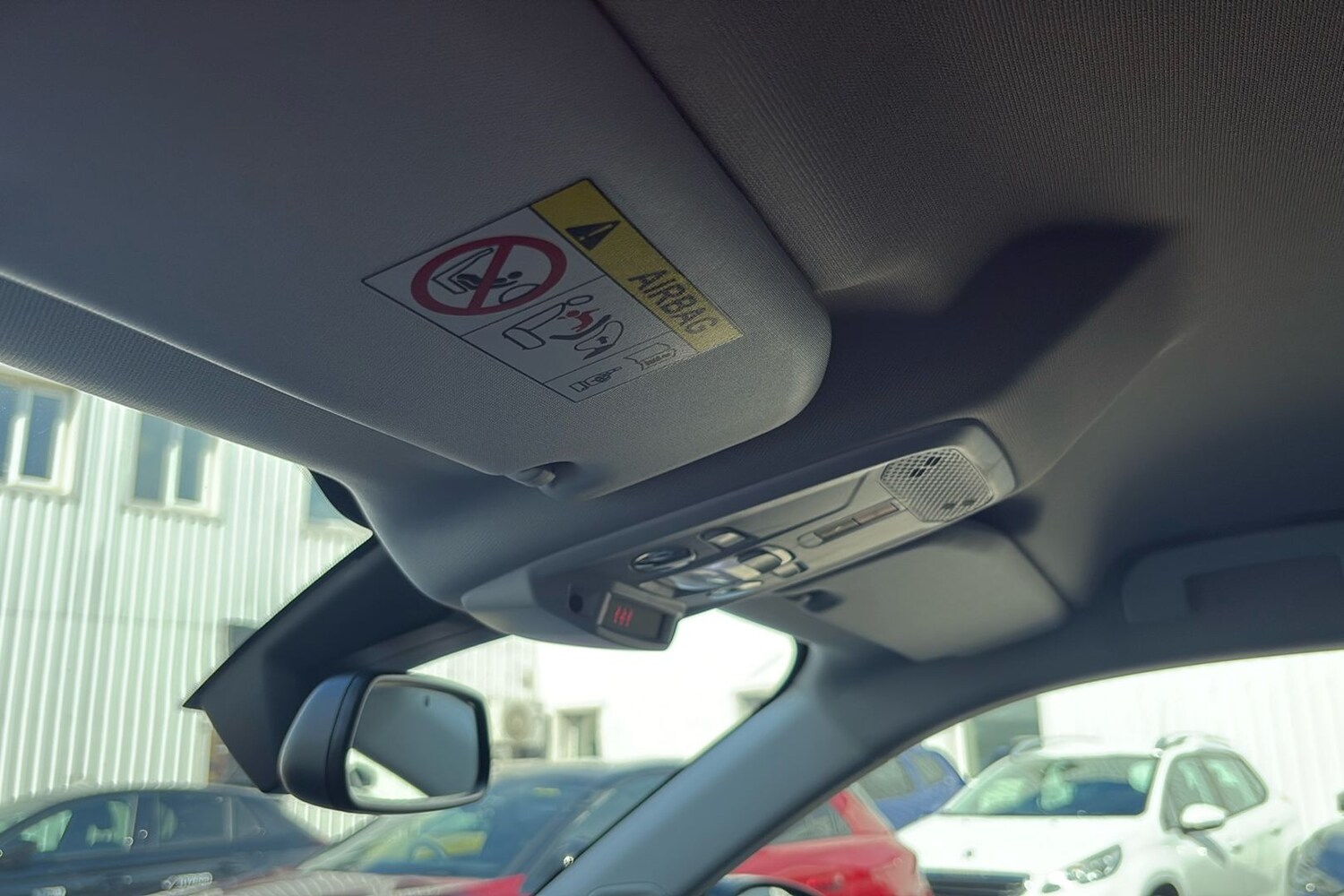Used Peugeot E-2008 2022 for sale - 76036458: Photo 31