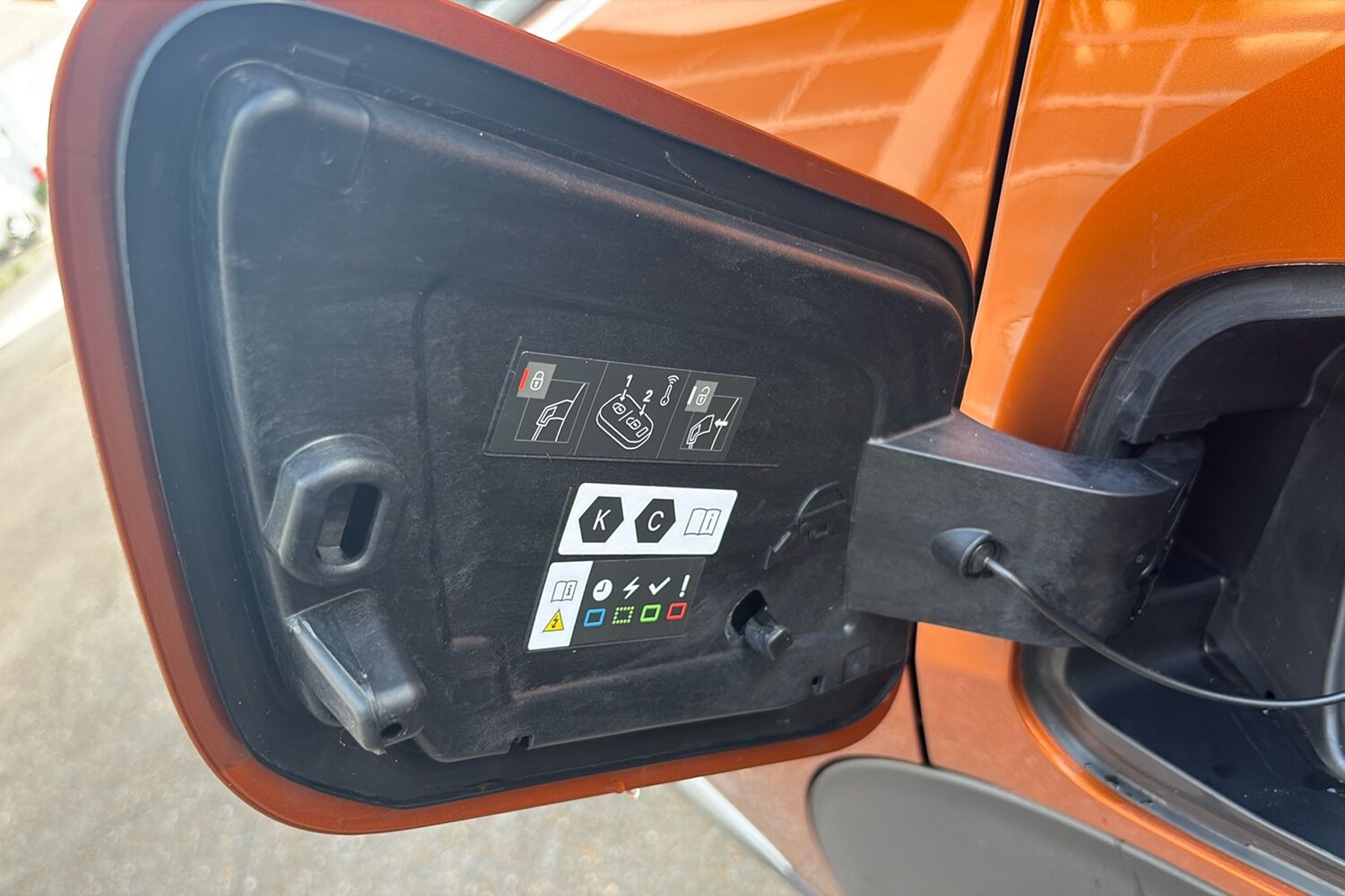 Used Peugeot E-2008 2022 for sale - 76036458: Photo 35