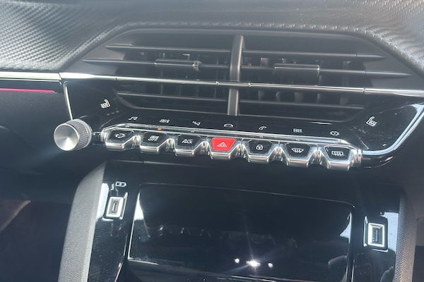 Used Peugeot 2008 2021 for sale - 76036452: Photo 15