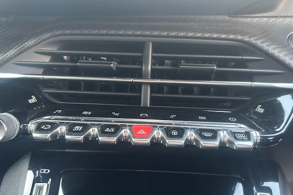 Used Peugeot 2008 2021 for sale - 76036452: Photo 40