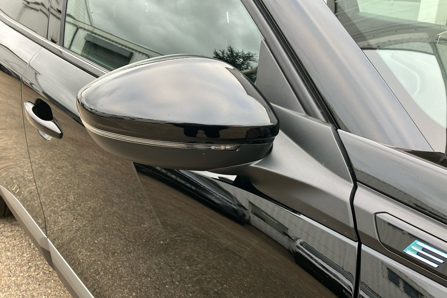 Used Peugeot E-2008 2023 for sale - 76268105: Photo 36