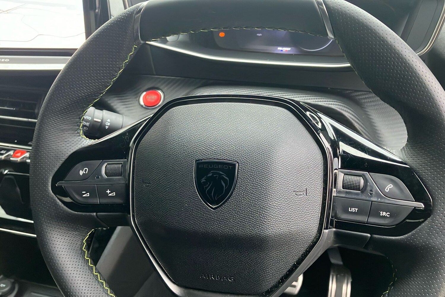 Used Peugeot E-2008 2023 for sale - 76268105: Photo 37