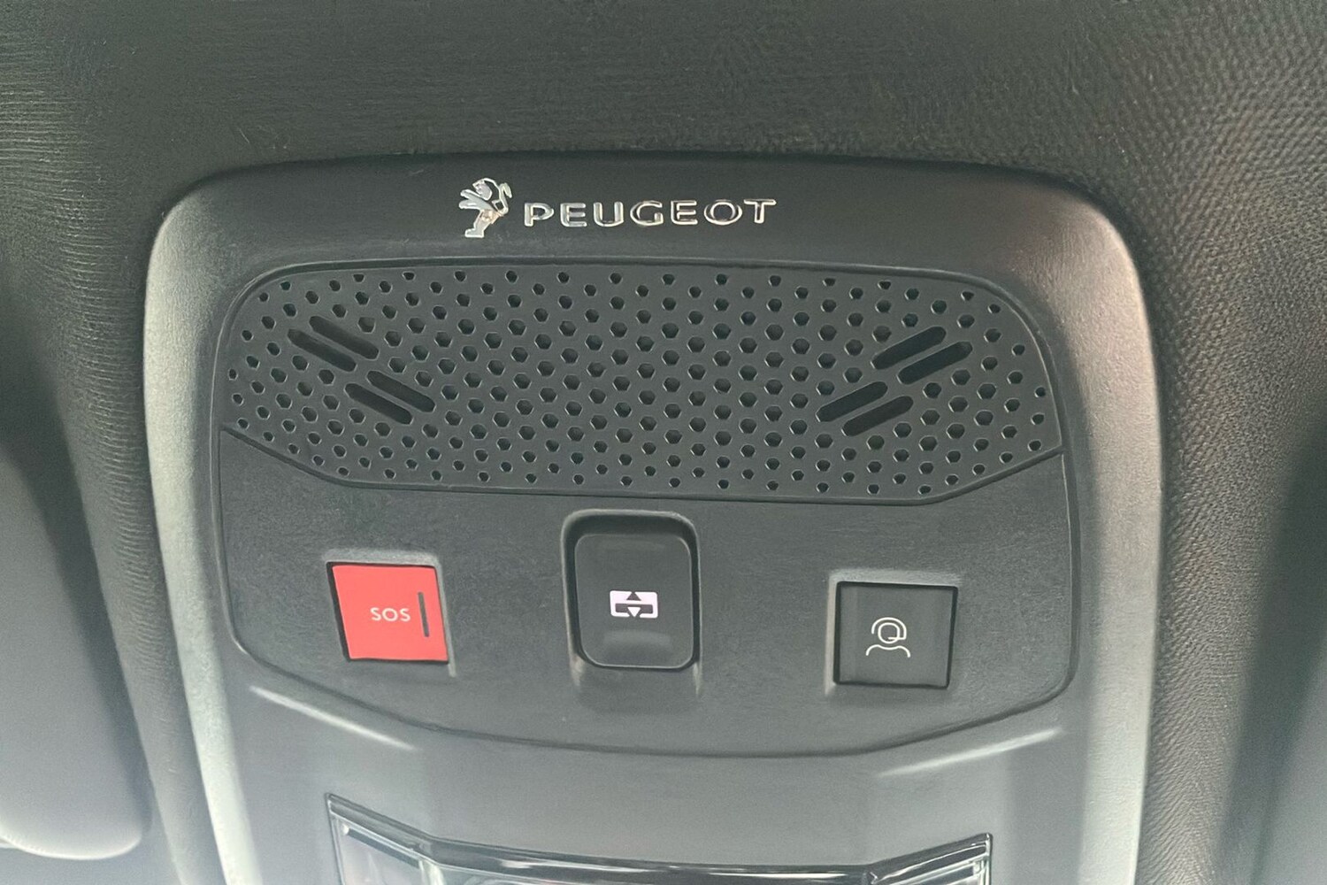 Used Peugeot E-2008 2023 for sale - 76268105: Photo 45