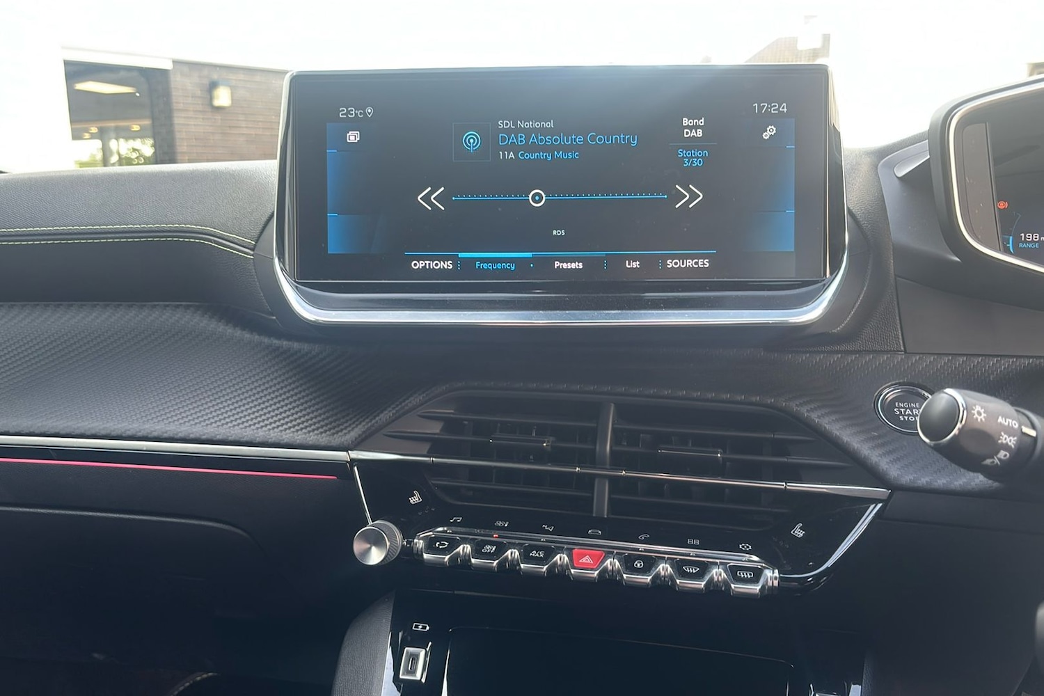 Used Peugeot 2008 2021 for sale - 76411514: Photo 25