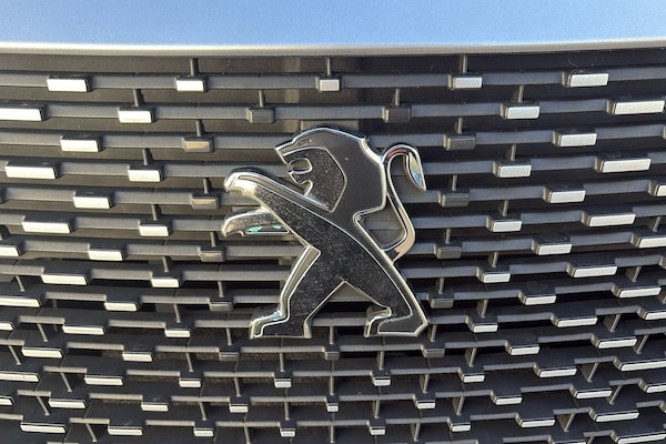 Used Peugeot E-2008 2021 for sale - 75643747: Photo 23