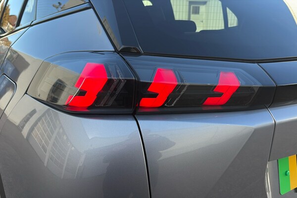 Used Peugeot E-2008 2021 for sale - 75643747: Photo 28