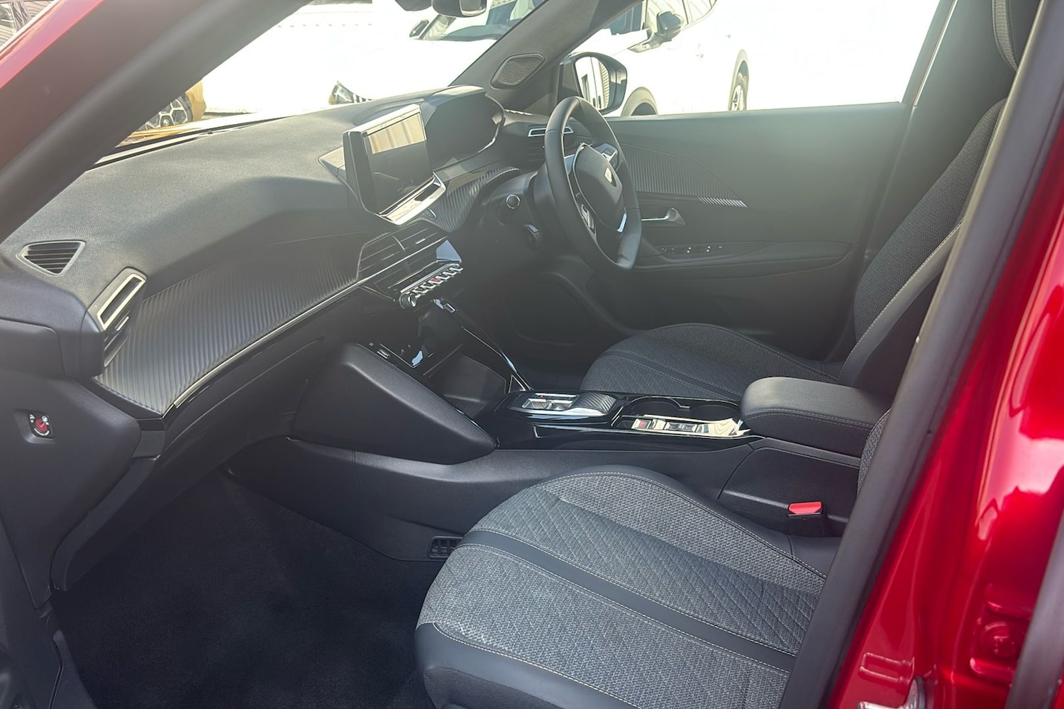 Used Peugeot E-2008 2025 for sale - 76330292: Photo 3