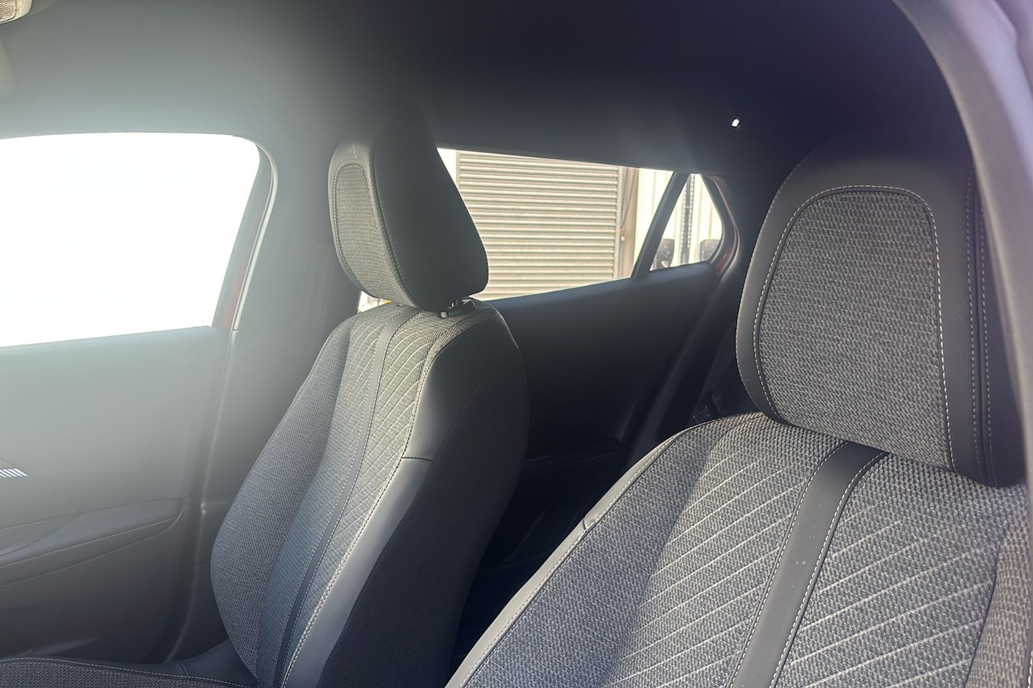 Used Peugeot E-2008 2025 for sale - 76330292: Photo 30