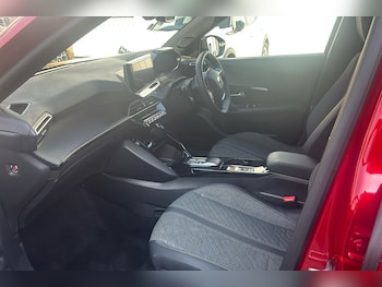 Used Peugeot E-2008 2025 for sale - 76330292: Photo