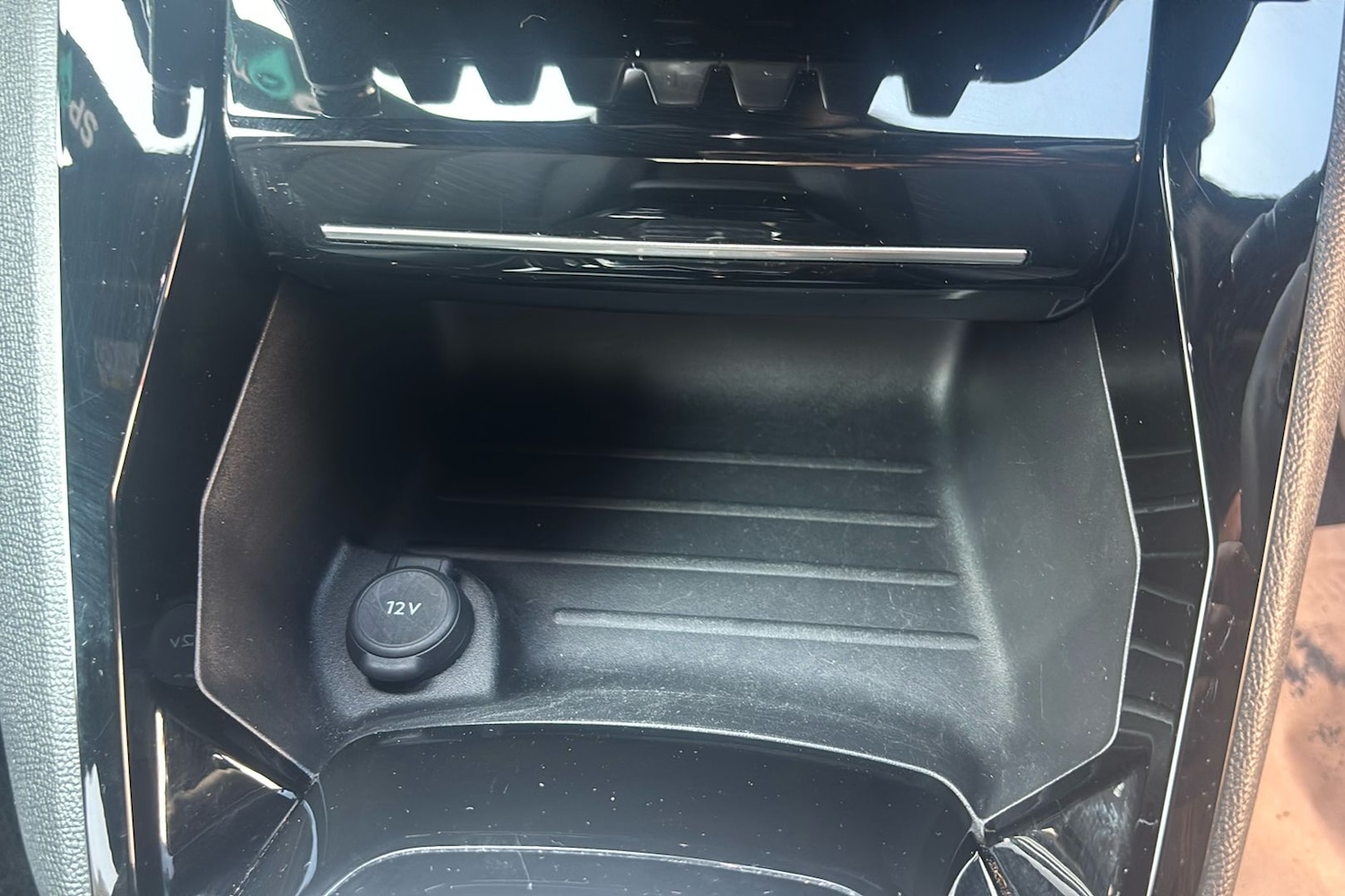 Used Peugeot E-2008 2025 for sale - 76330292: Photo 41