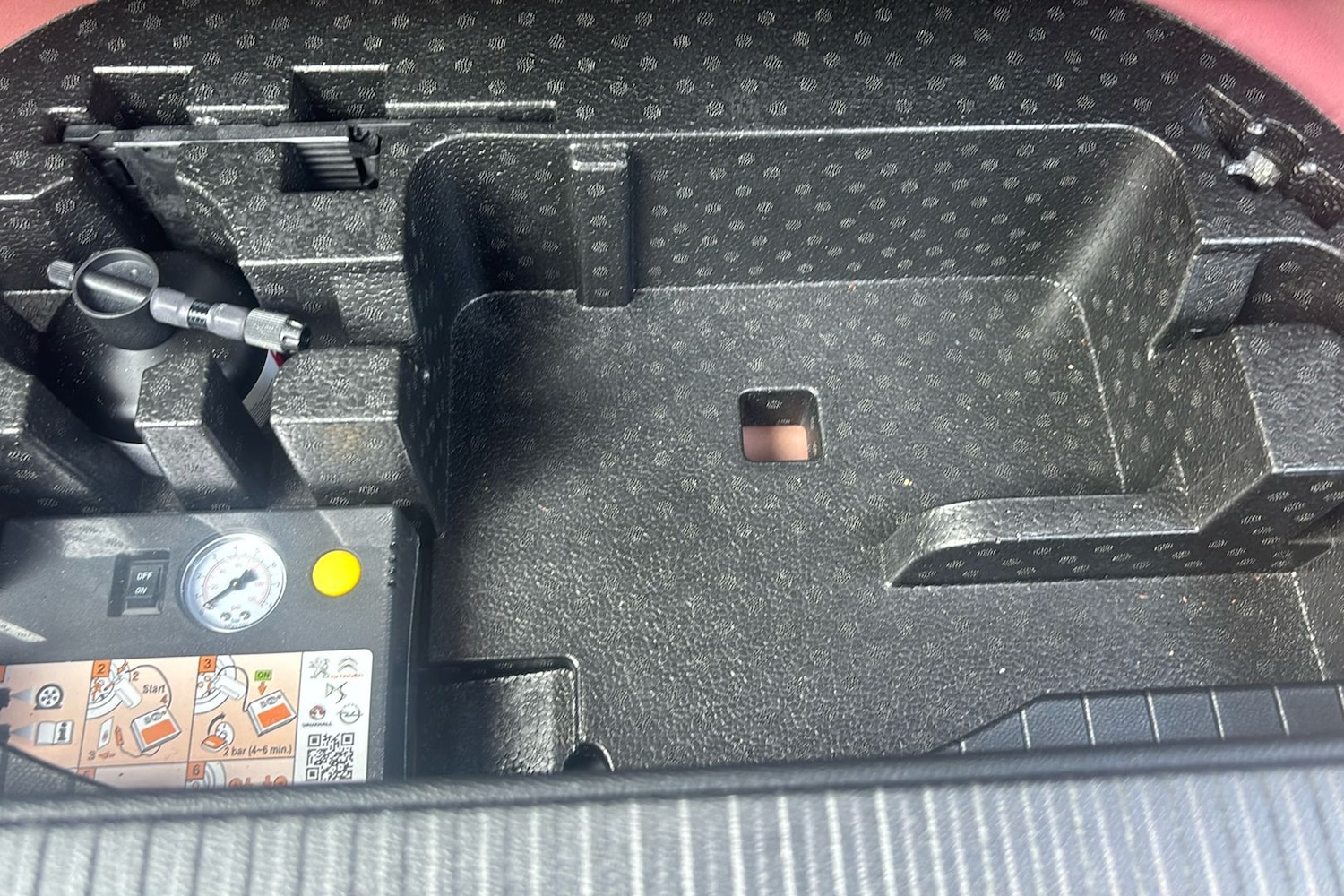 Used Peugeot E-2008 2025 for sale - 76330292: Photo 42