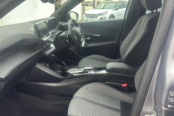 Used Peugeot 2008 2025 for sale - 75457264: Photo 3