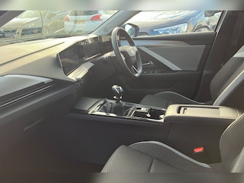 Used Vauxhall Astra 2022 for sale - 76328999: Photo