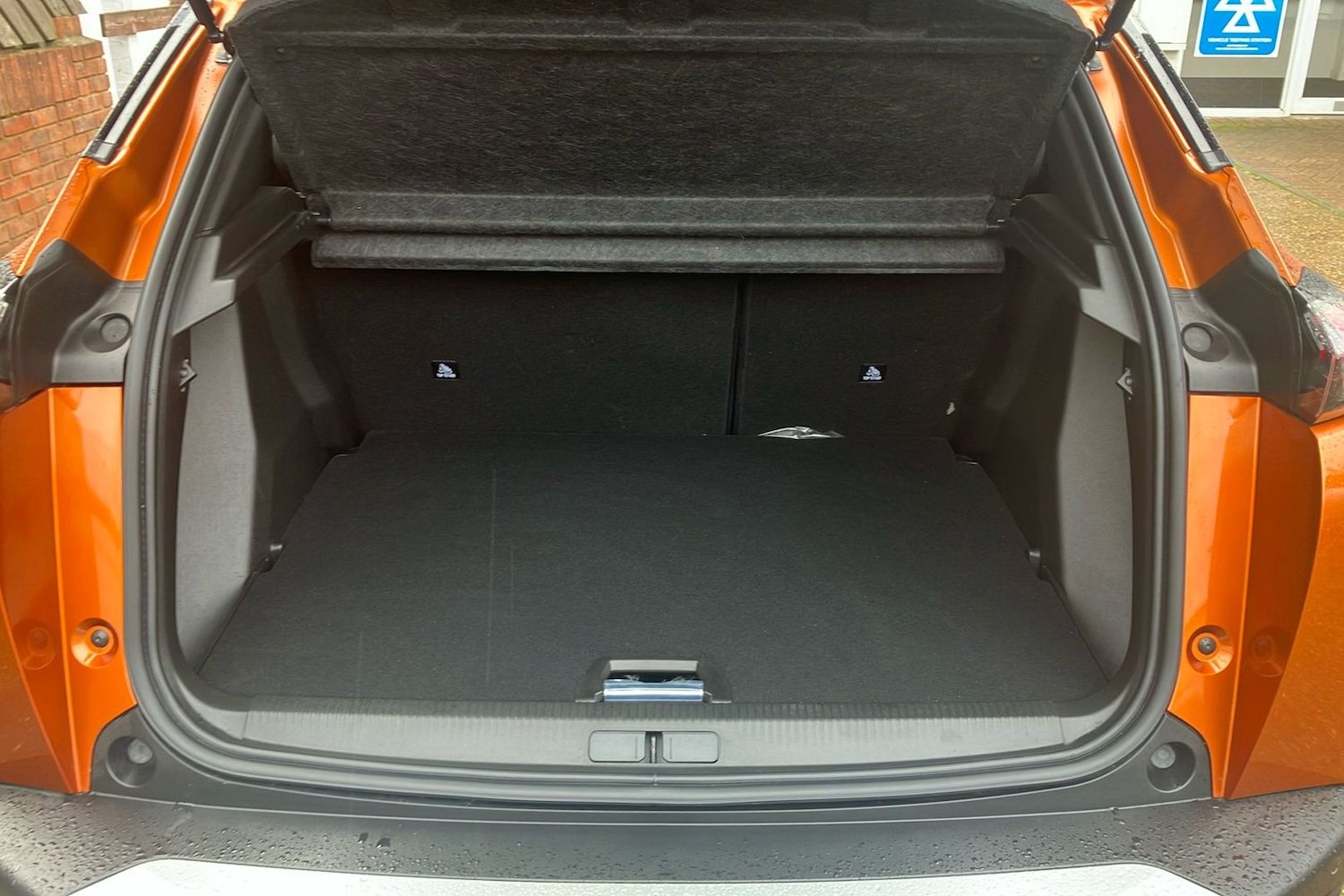 Used Peugeot E-2008 2021 for sale - 77790059: Photo 35