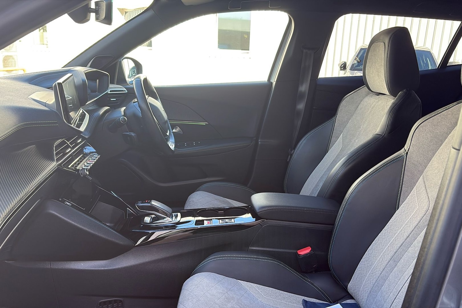 Used Peugeot 2008 2021 for sale - 76719791: Photo 3