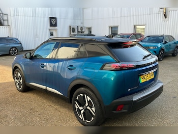 Used Peugeot E-2008 2025 for sale - 77681627: Photo