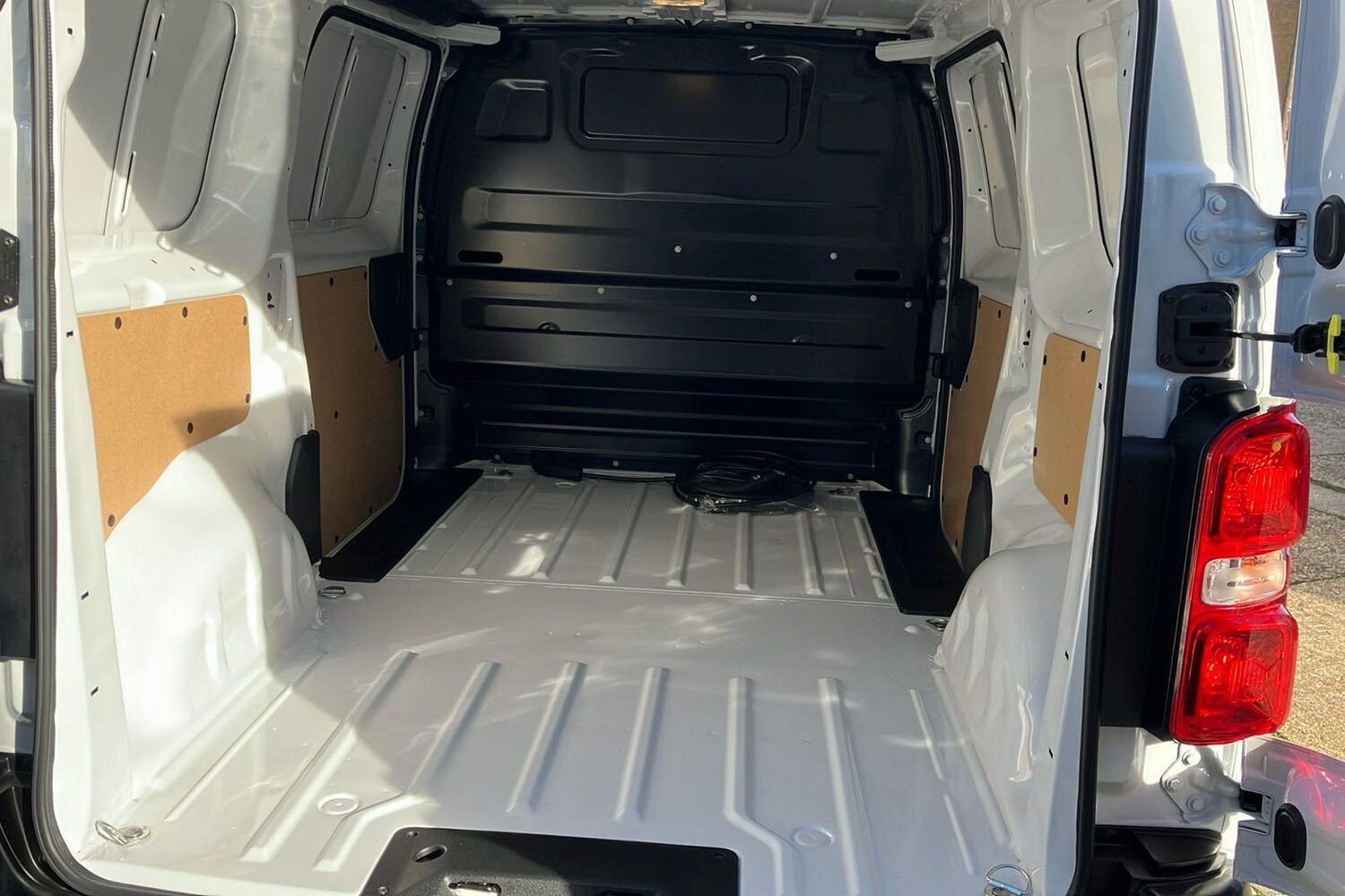 Used Peugeot e-Expert 2025 for sale - 76364284: Photo 11