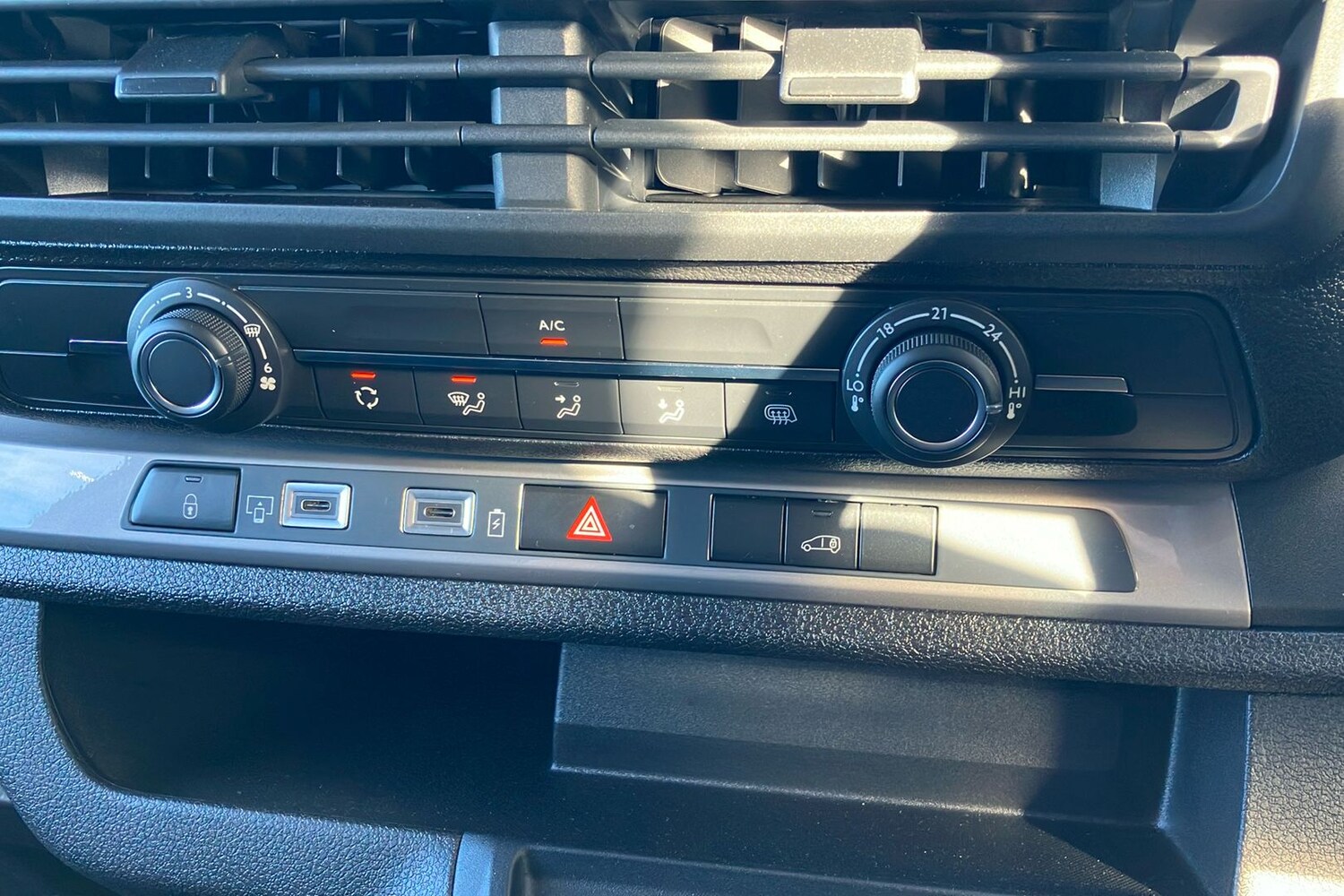 Used Peugeot e-Expert 2025 for sale - 76364284: Photo 14