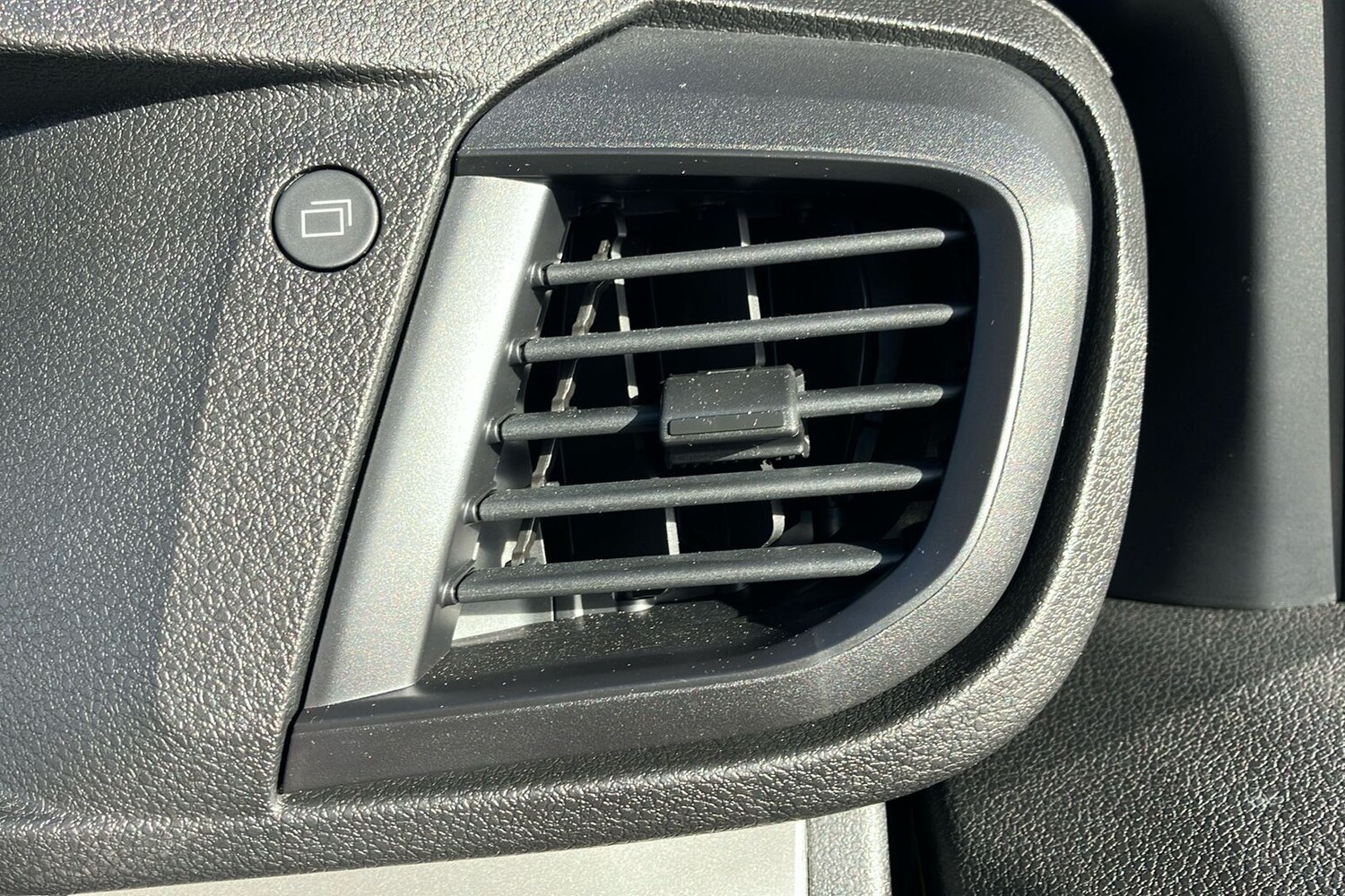 Used Peugeot e-Expert 2025 for sale - 76364284: Photo 21