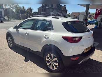 Used Kia Stonic 2023 for sale - 79458196: Photo