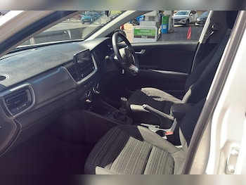 Used Kia Stonic 2023 for sale - 79458196: Photo