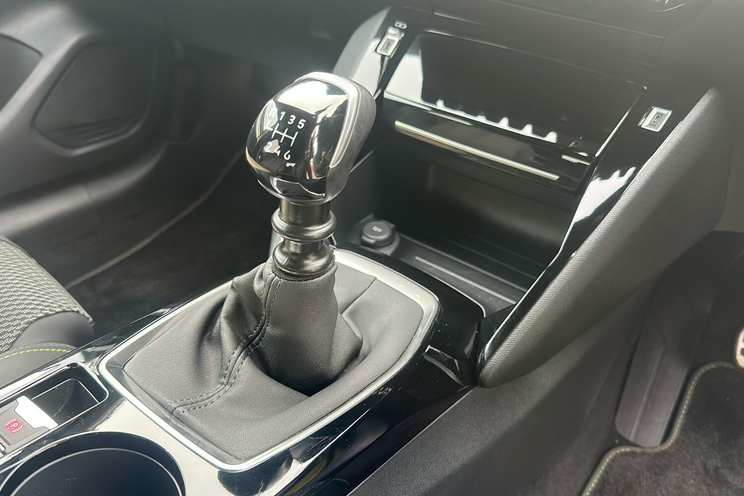 Used Peugeot 208 for sale - 77409327: Photo 38