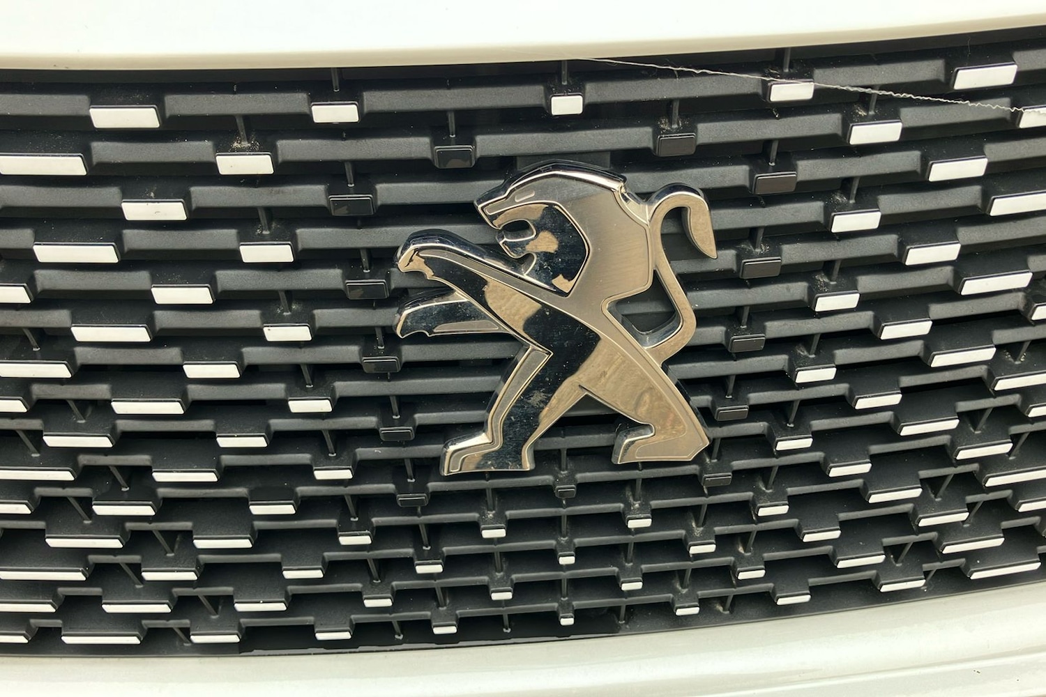 Used Peugeot E-2008 2022 for sale - 77681638: Photo 23