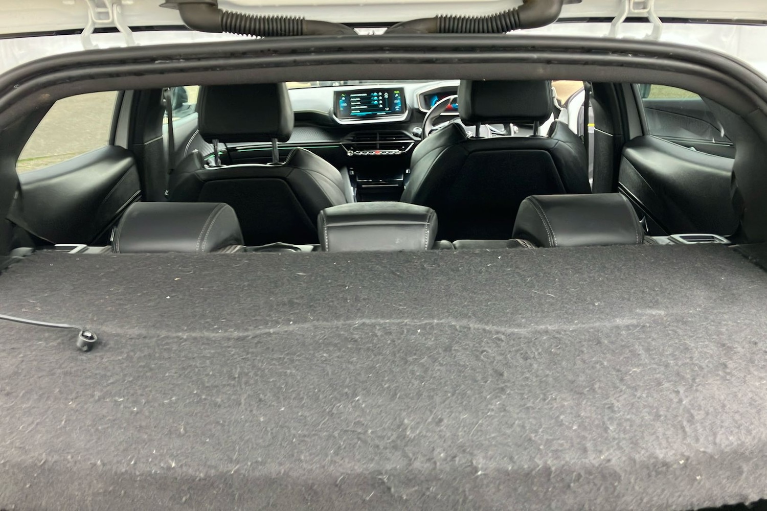 Used Peugeot E-2008 2022 for sale - 77681638: Photo 27