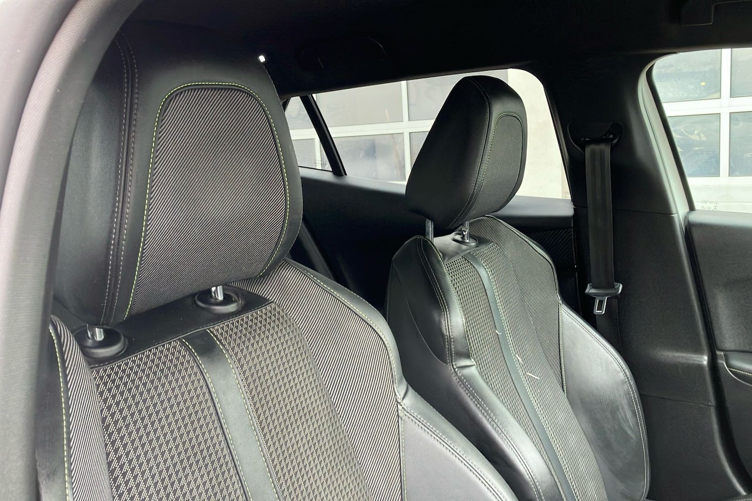 Used Peugeot E-2008 2022 for sale - 77681638: Photo 30