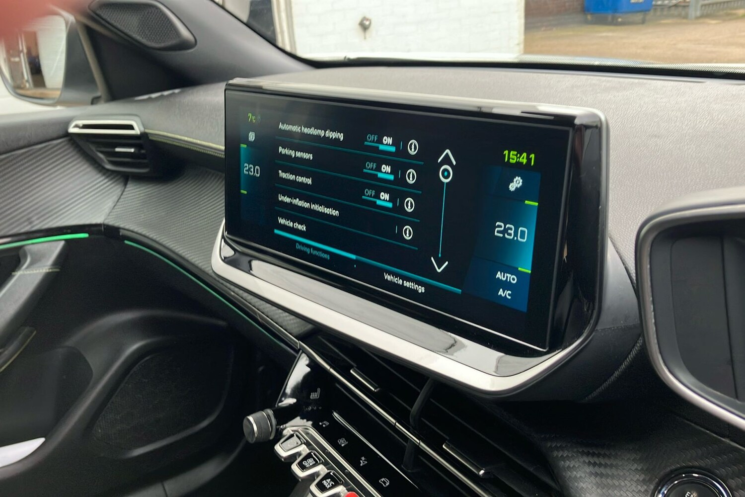 Used Peugeot E-2008 2022 for sale - 77681638: Photo 39