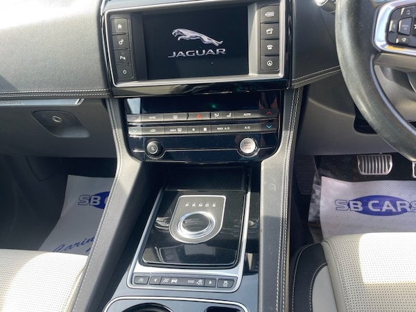 Used Jaguar F-Pace 2016 for sale - 74675810: Photo 26