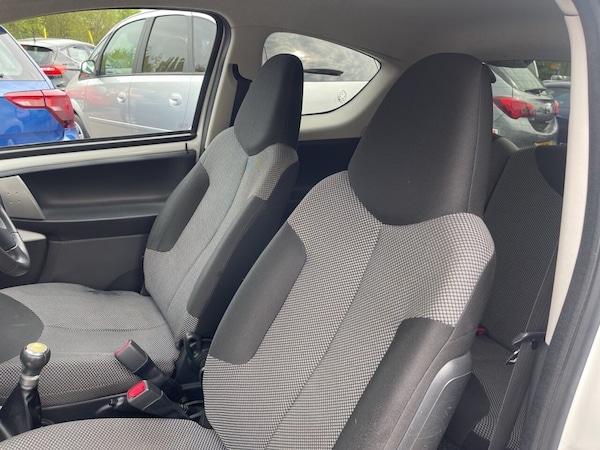 Used Toyota AYGO 2012 for sale - 74483500: Photo 23