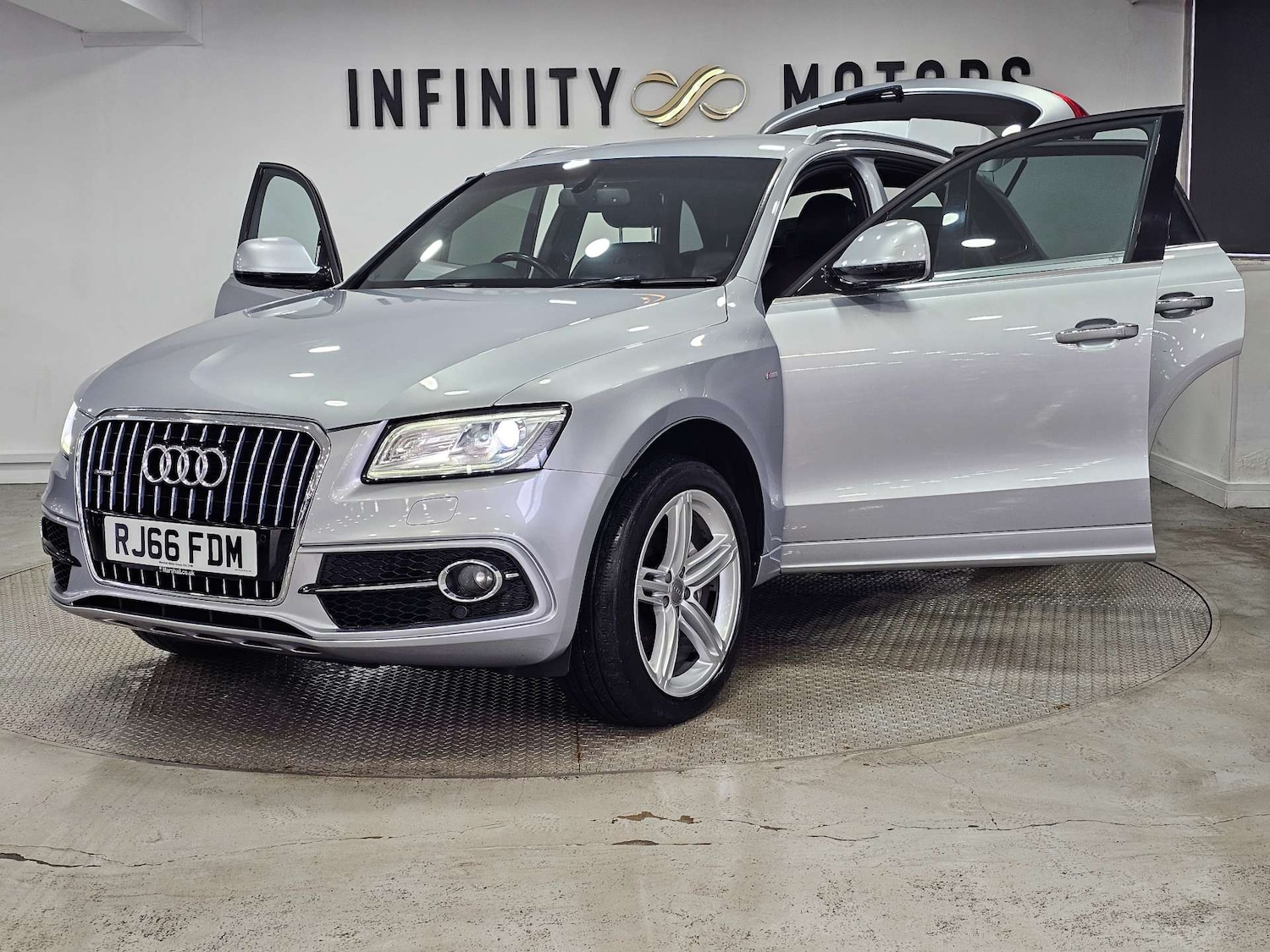 Used Audi Q5 2016 for sale - 77650553: Photo 60