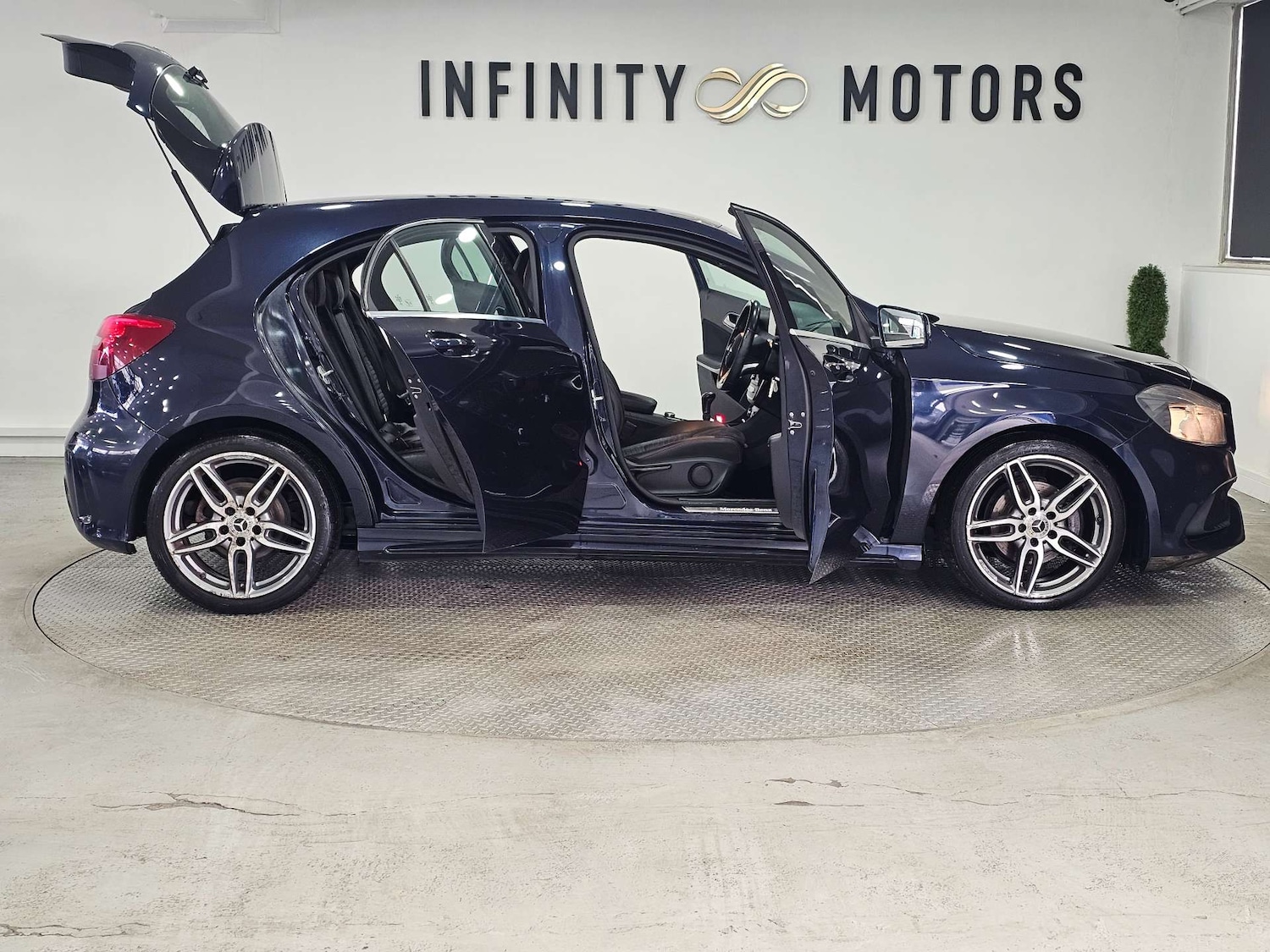 Used Mercedes-Benz A-Class 2018 for sale - 76972383: Photo 43