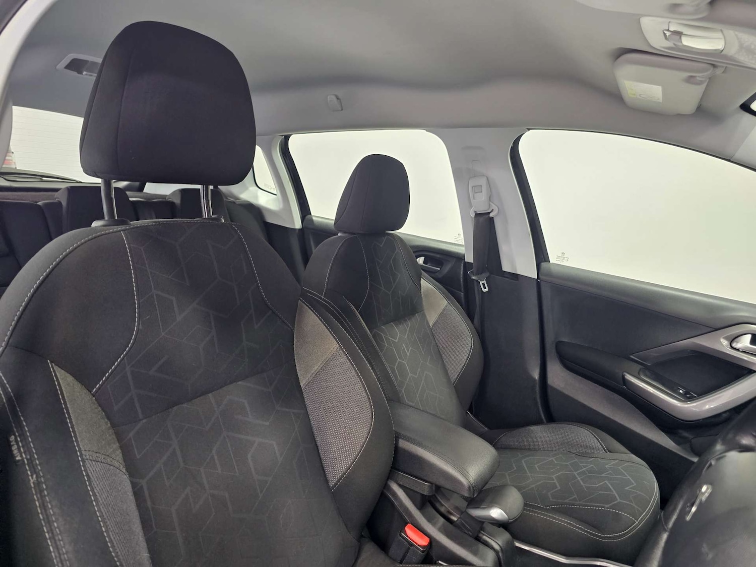 Used Peugeot 2008 2016 for sale - 77380648: Photo 10