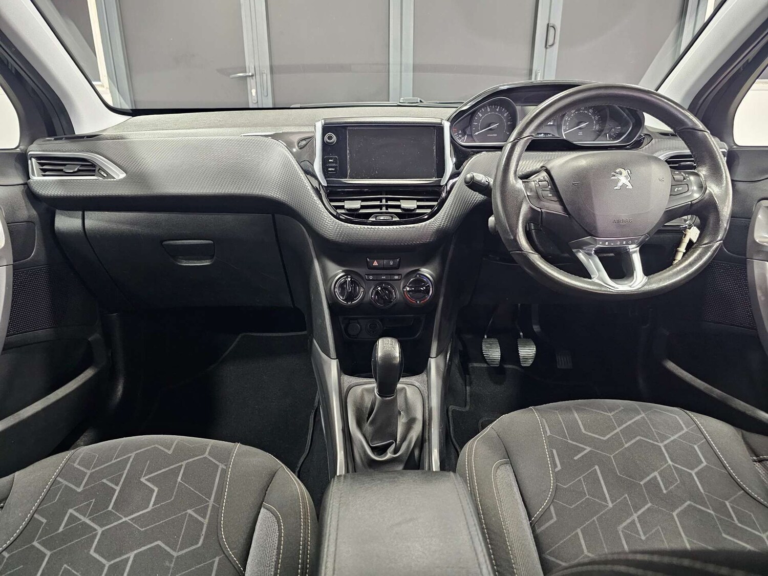 Used Peugeot 2008 2016 for sale - 77380648: Photo 13