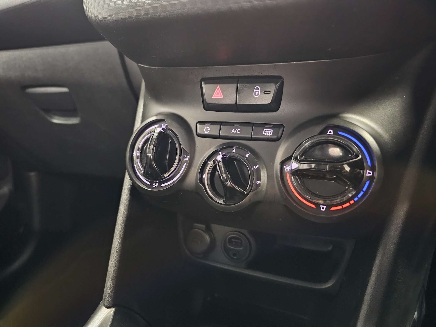 Used Peugeot 2008 2016 for sale - 77380648: Photo 15