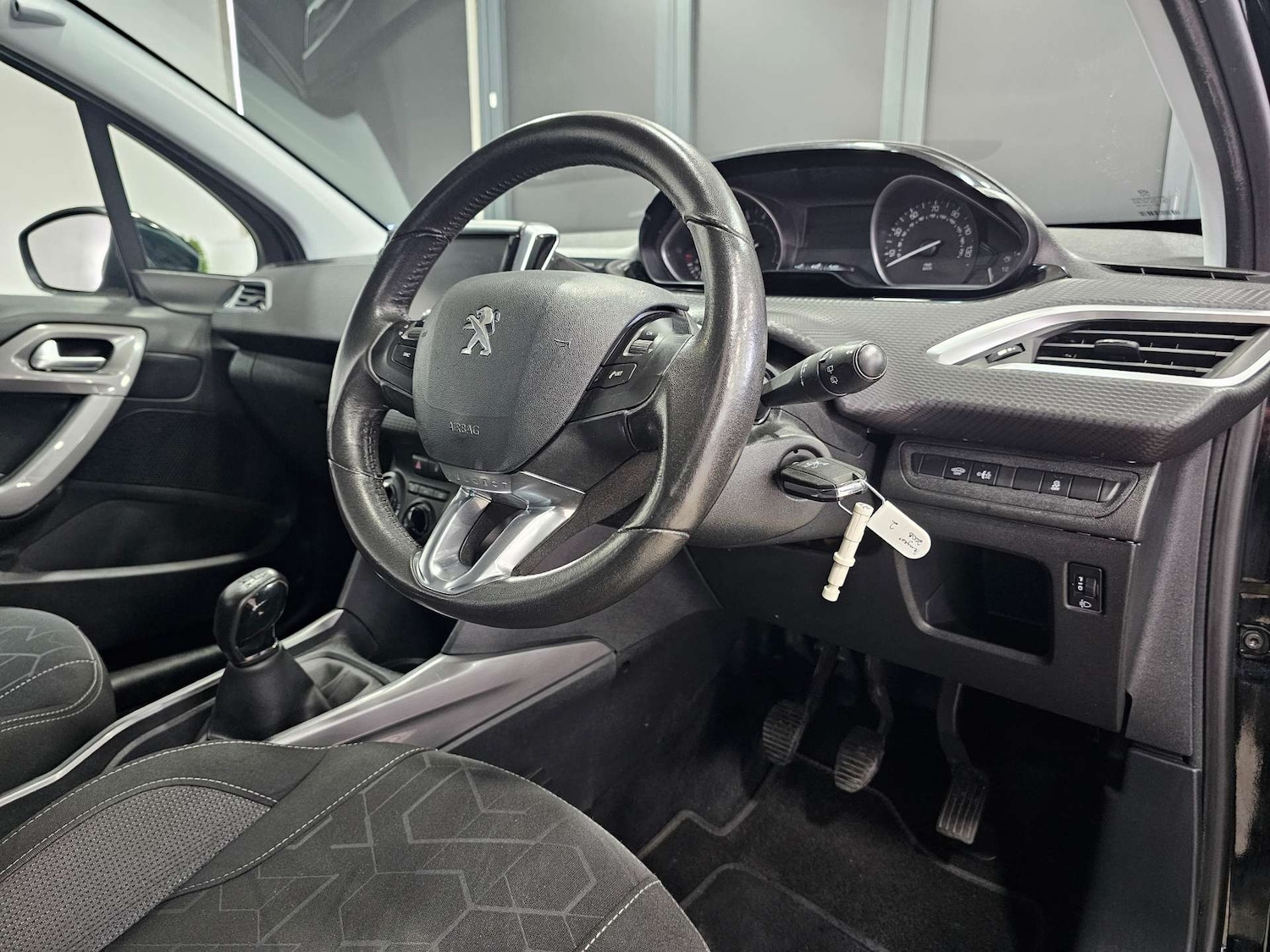 Used Peugeot 2008 2016 for sale - 77380648: Photo 3